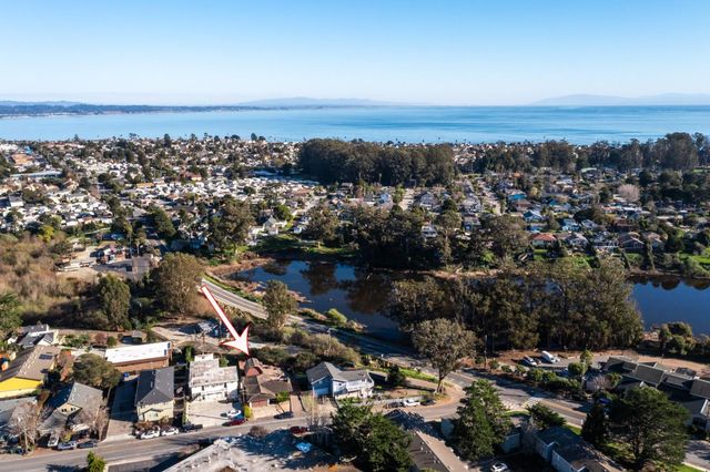 656 24th Avenue, Santa Cruz, CA 95062