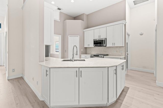 3741 SE Bowsprit Court, Stuart, FL 34997