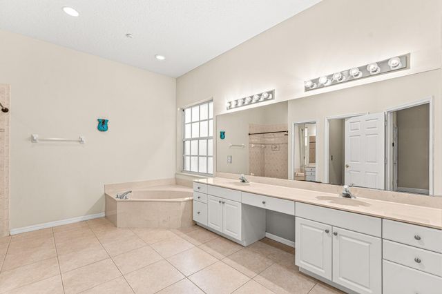 3741 SE Bowsprit Court, Stuart, FL 34997