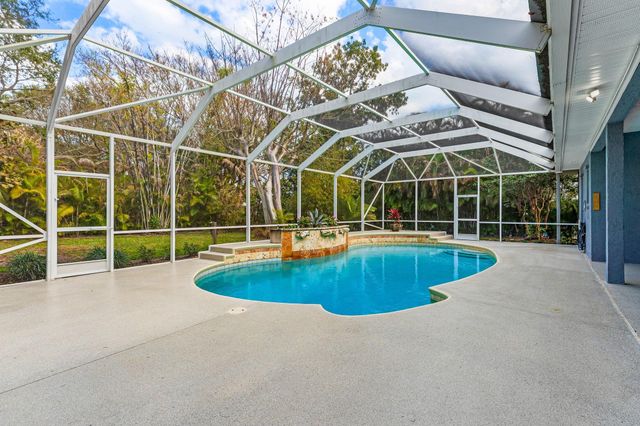 3741 SE Bowsprit Court, Stuart, FL 34997