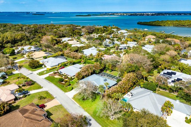 3741 SE Bowsprit Court, Stuart, FL 34997