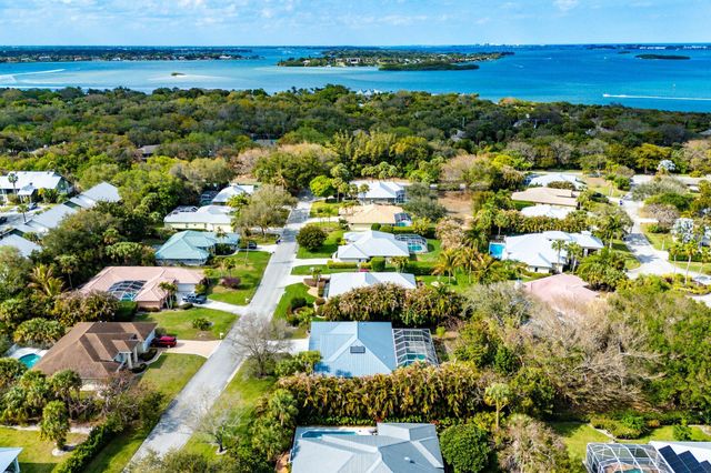 3741 SE Bowsprit Court, Stuart, FL 34997