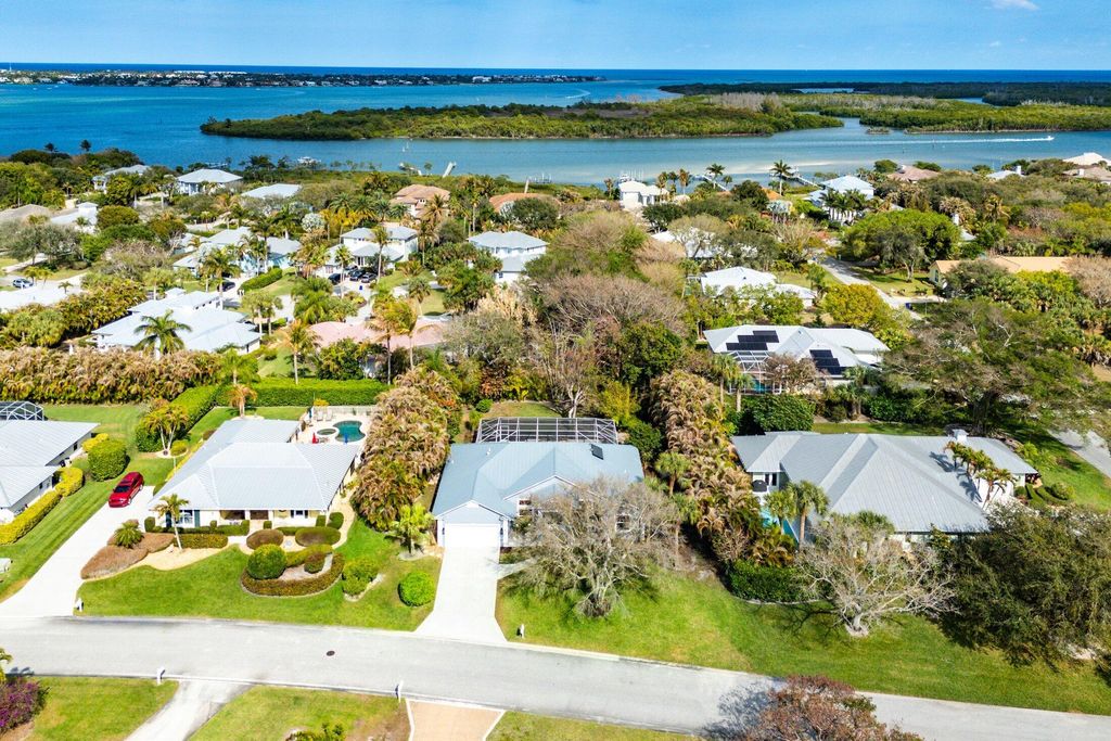 3741 SE Bowsprit Court, Stuart, FL 34997