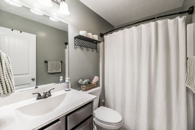 1002 Gill Hodges Rd, Portland, TN 37148