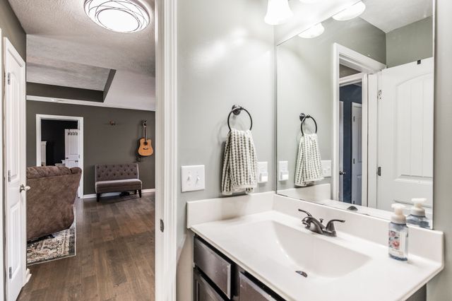 1002 Gill Hodges Rd, Portland, TN 37148