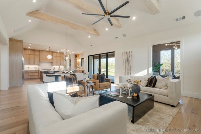 17823 E White Tail Cove, Owasso, OK 74055