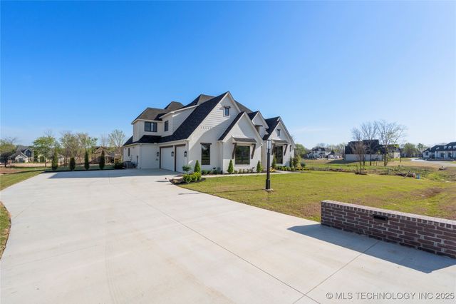 17823 E White Tail Cove, Owasso, OK 74055