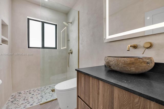 8931 NE 2nd Ave N4, El Portal, FL 33138