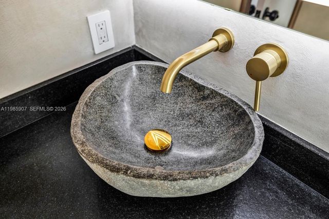 8931 NE 2nd Ave N4, El Portal, FL 33138