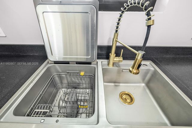 8931 NE 2nd Ave N4, El Portal, FL 33138