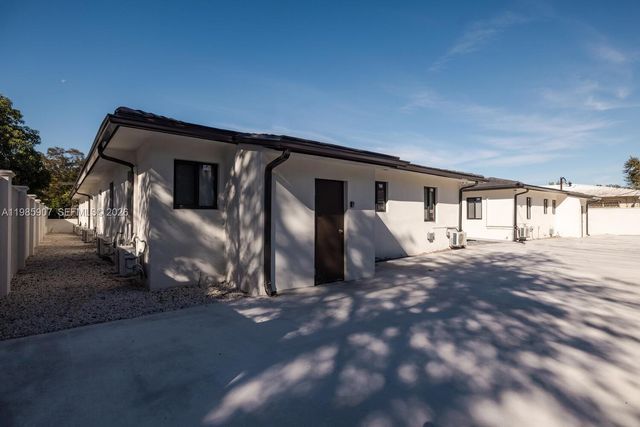 8931 NE 2nd Ave N4, El Portal, FL 33138