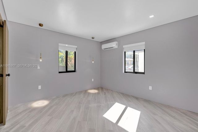 8931 NE 2nd Ave N4, El Portal, FL 33138