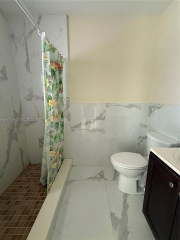 1211 NE 23rd Ave 5, Pompano Beach, FL 33062