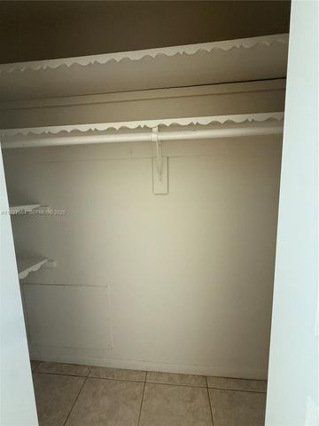 1211 NE 23rd Ave 5, Pompano Beach, FL 33062