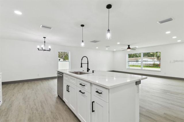 6701 E 19TH AVENUE, Tampa, FL 33619