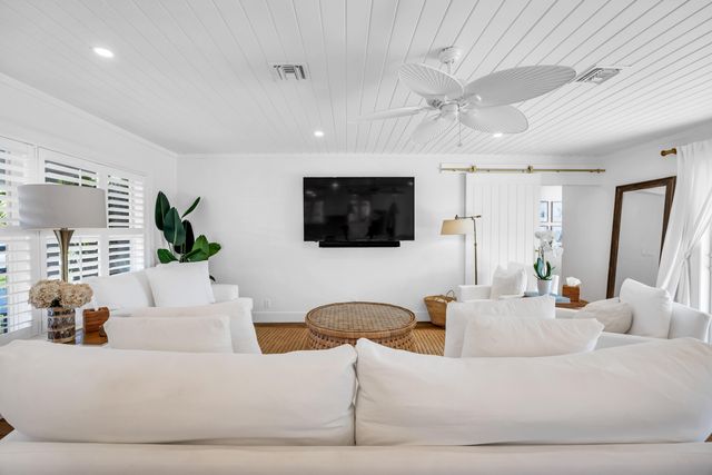 366 ELM Avenue, Tequesta, FL 33469