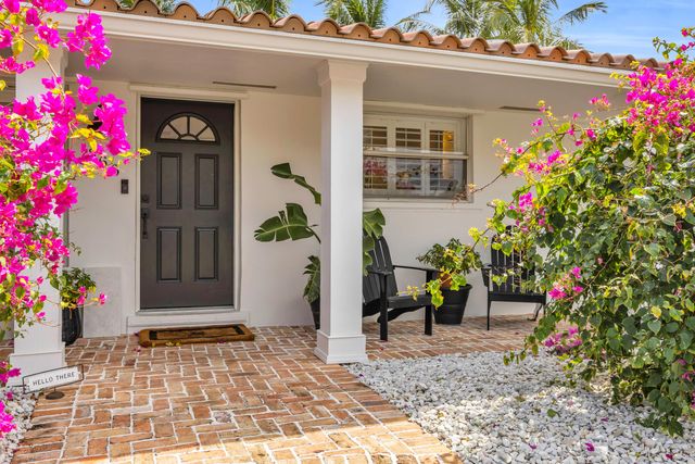 366 ELM Avenue, Tequesta, FL 33469