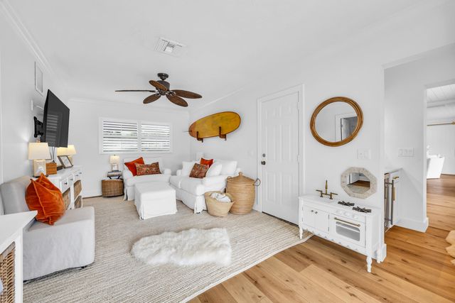 366 ELM Avenue, Tequesta, FL 33469