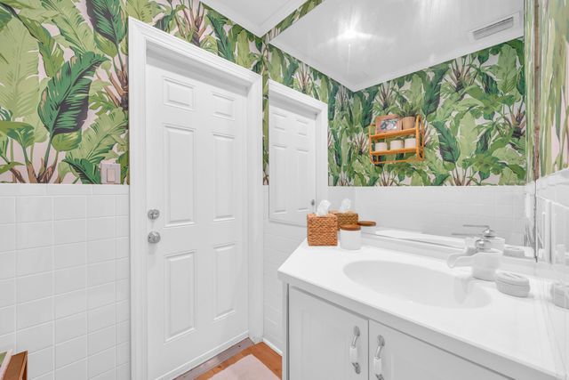 366 ELM Avenue, Tequesta, FL 33469