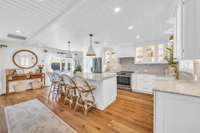 366 ELM Avenue, Tequesta, FL 33469