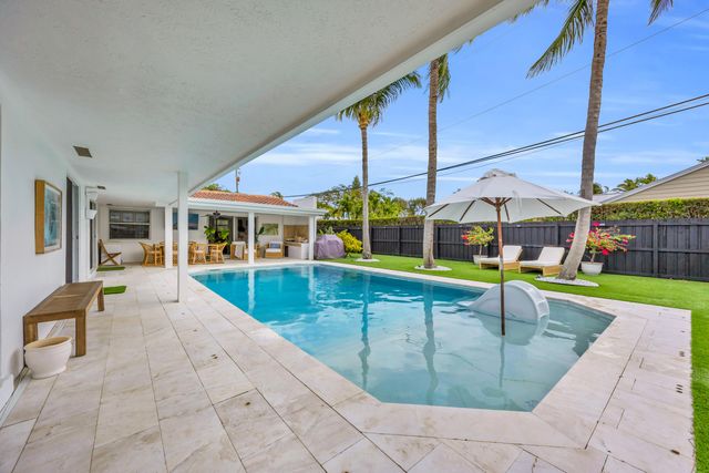 366 ELM Avenue, Tequesta, FL 33469