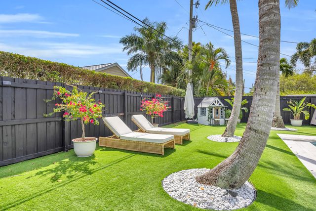 366 ELM Avenue, Tequesta, FL 33469
