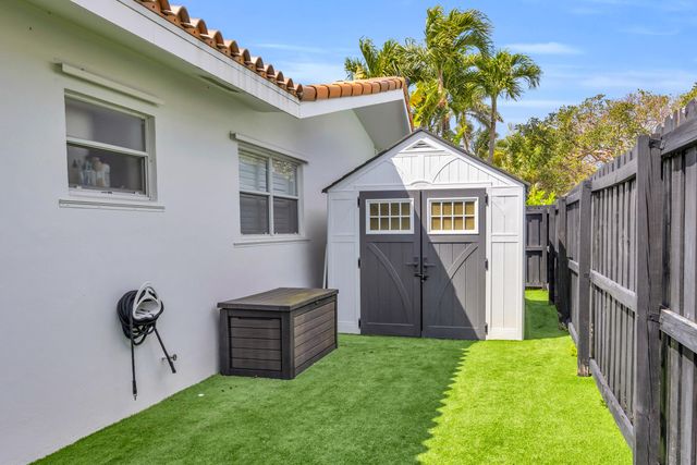 366 ELM Avenue, Tequesta, FL 33469