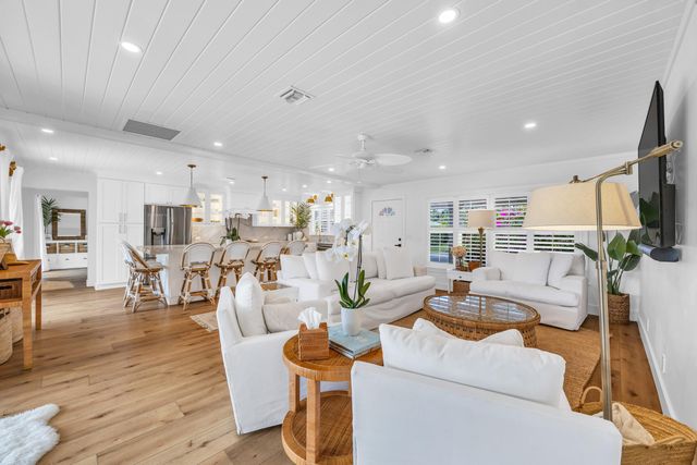 366 ELM Avenue, Tequesta, FL 33469