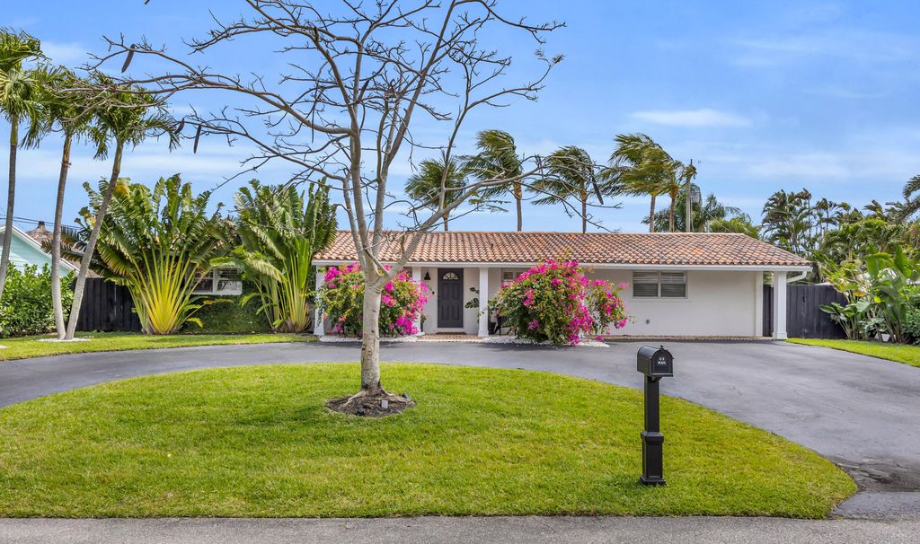 366 ELM Avenue, Tequesta, FL 33469