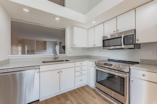 3812 Windsong Cove, Evansville, IN 47715