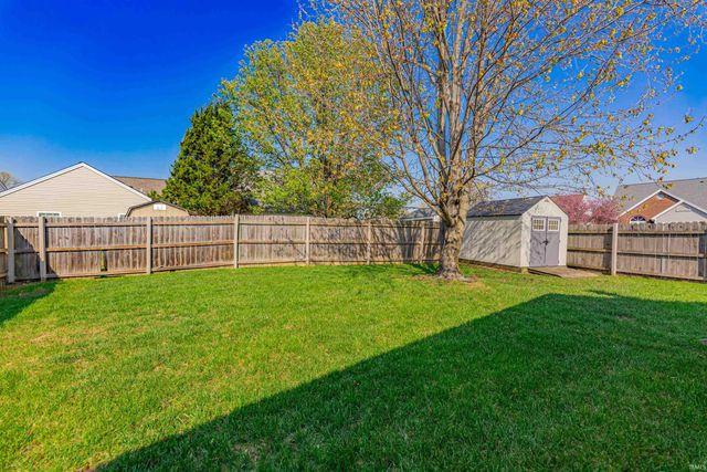 3812 Windsong Cove, Evansville, IN 47715