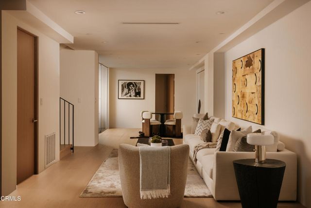 3499 Wonder View Drive, Los Angeles, CA 90068