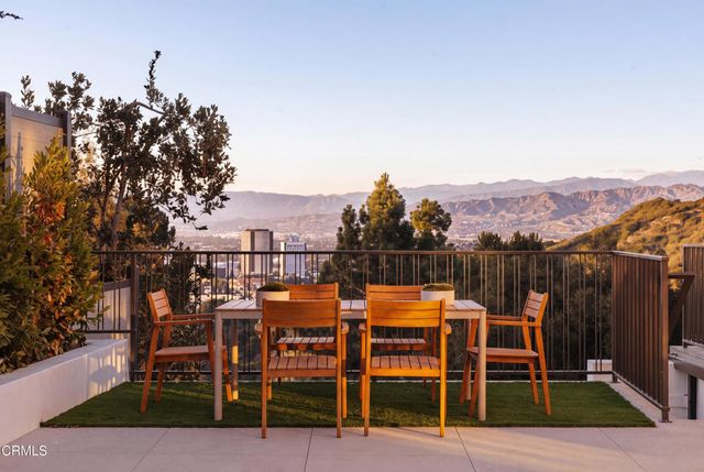3499 Wonder View Drive, Los Angeles, CA 90068