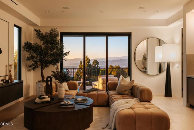 3499 Wonder View Drive, Los Angeles, CA 90068