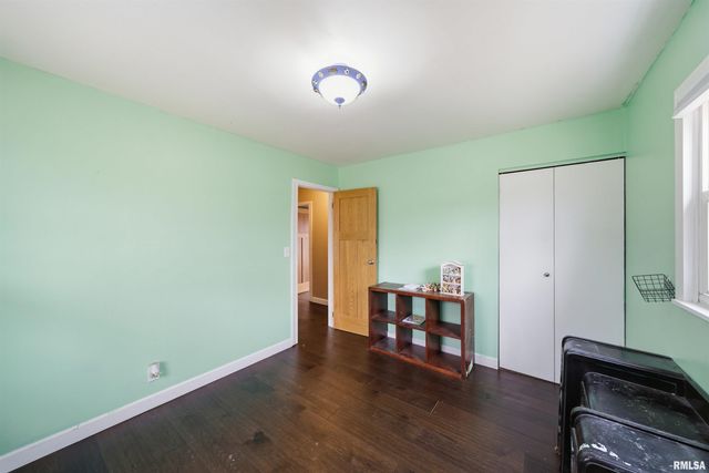 5825 N MAR VISTA Drive, Peoria, IL 61614