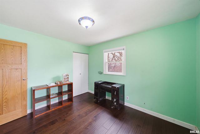 5825 N MAR VISTA Drive, Peoria, IL 61614