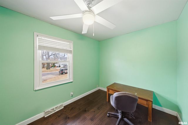 5825 N MAR VISTA Drive, Peoria, IL 61614