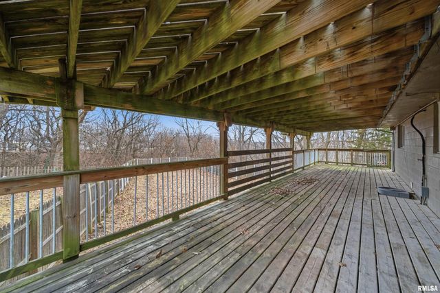 5825 N MAR VISTA Drive, Peoria, IL 61614