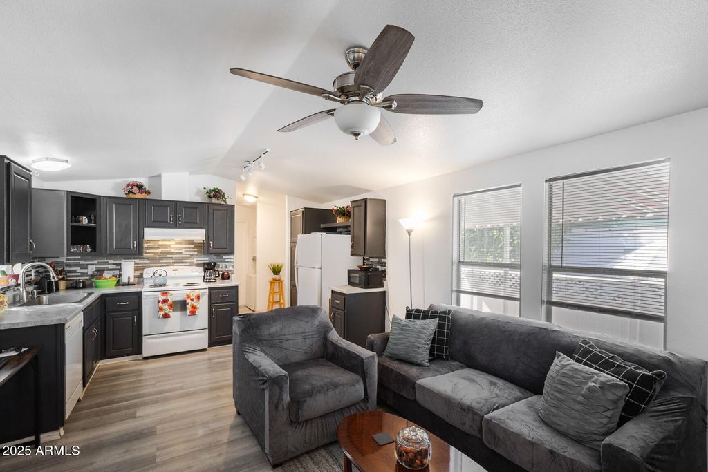 1635 E Libby Street, Phoenix, AZ 85022