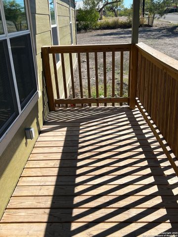 516 Schleicher, Karnes City, TX 78118