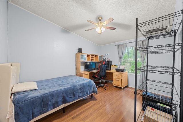 9001 Unice DR, Elgin, TX 78621