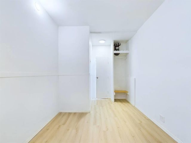 21-58 35 street 1E, Astoria, NY 11105