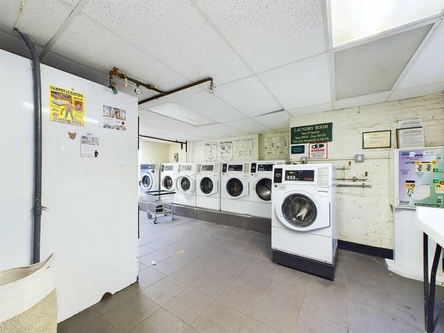 21-58 35 street 1E, Astoria, NY 11105