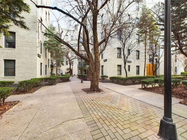 21-58 35 street 1E, Astoria, NY 11105
