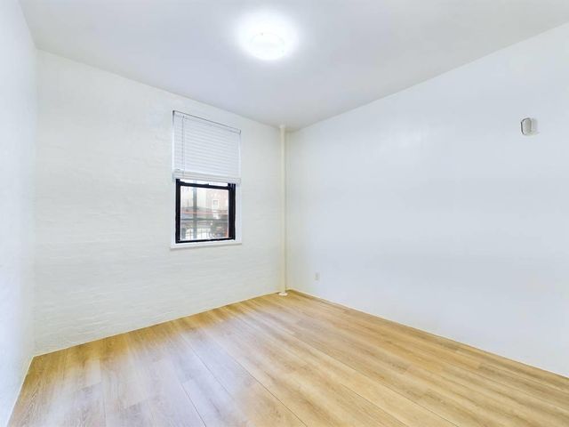21-58 35 street 1E, Astoria, NY 11105