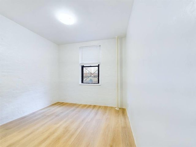 21-58 35 street 1E, Astoria, NY 11105