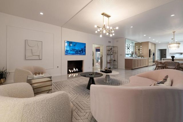 2622 S Calle Palo Fierro, Palm Springs, CA 92264