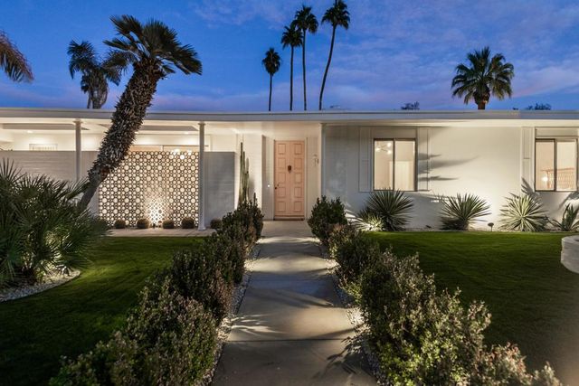 2622 S Calle Palo Fierro, Palm Springs, CA 92264