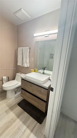 11340 NW 52nd Ln, Doral, FL 33178