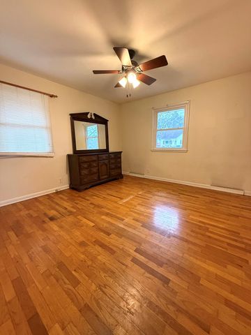 2415 Parchmount Avenue, Kalamazoo City, MI 49004